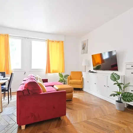 Apartment Heart Of Paris-studio-hotel Des Invalides Netflix Paris